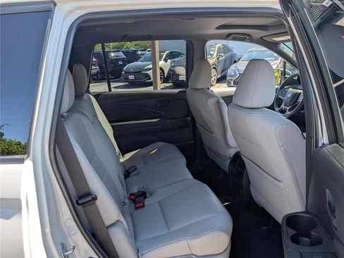 Used 2023 Honda Passport EX-L image 11