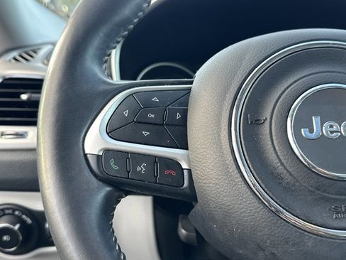 Used 2019 Jeep Compass Latitude image 26