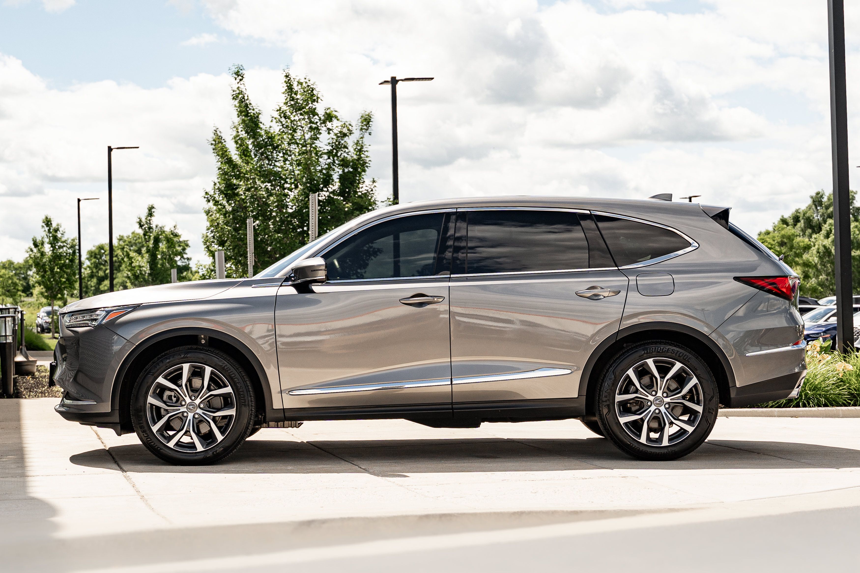 Used 2024 Acura MDX w/ Technology Package AWD/4WD image 6