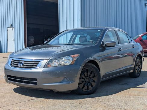 Used 2010 Honda Accord LX image 1