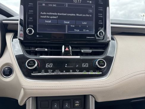 Used 2022 Toyota Corolla Cross XLE w/ Convenience Package FWD image 15