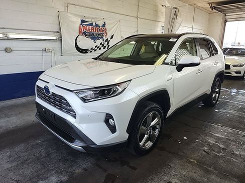 Used 2020 Toyota RAV4 Limited AWD/4WD image 1