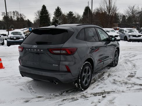 Used 2023 Ford Escape ST-Line image 6