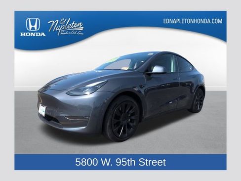 Used 2022 Tesla Model Y Long Range image 1
