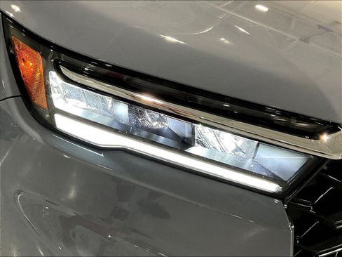 Certified 2025 Honda Pilot Touring image 33