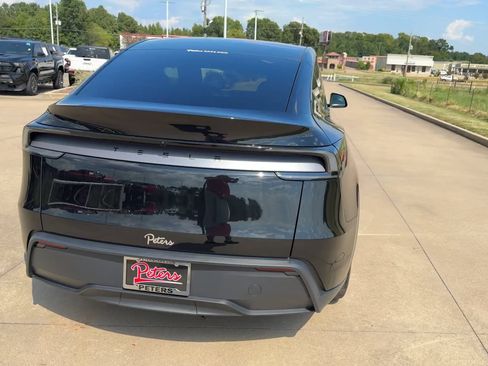 Used 2026 Tesla Model Y Long Range RWD image 8