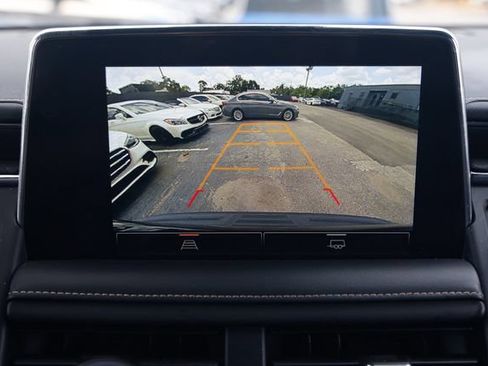 Used 2023 GMC Yukon XL SLT RWD image 42
