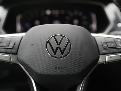 Certified 2023 Volkswagen Tiguan SEL R-Line image 20