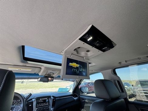 Used 2016 Chevrolet Suburban LT image 13