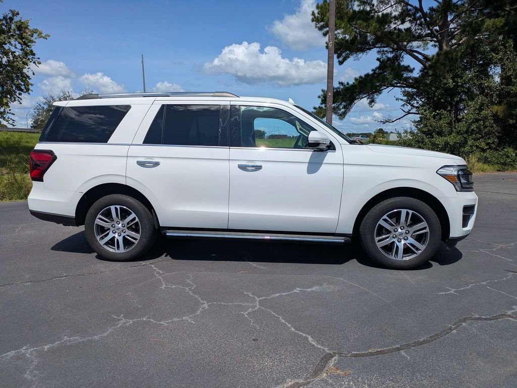 Used 2022 Ford Expedition Limited RWD image 3