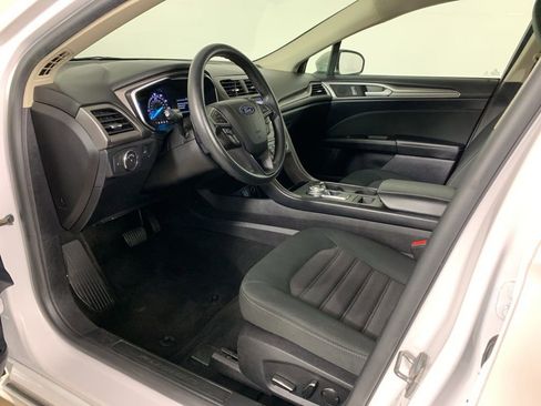 Used 2019 Ford Fusion SE image 28