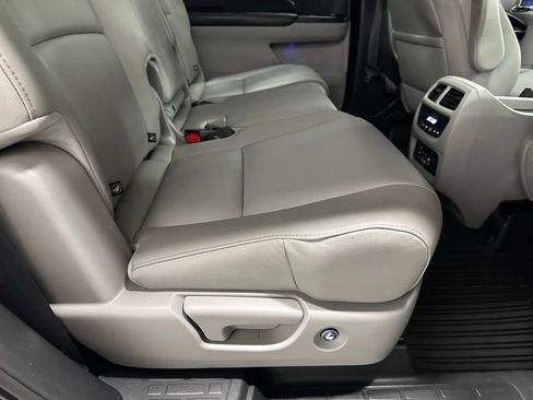 Used 2018 Honda Pilot Touring image 52