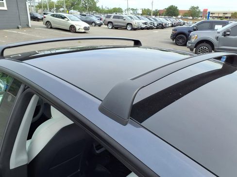 Used 2022 Tesla Model Y Long Range AWD/4WD image 22