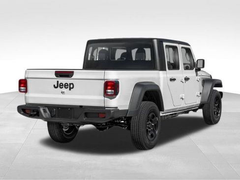 Used 2024 Jeep Gladiator Sport AWD/4WD image 5