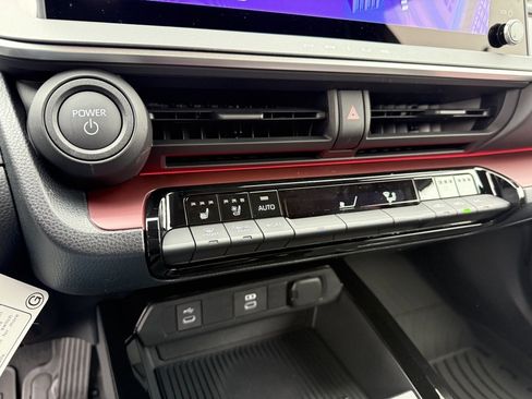 New 2026 Toyota Prius Plug-In Hybrid image 25