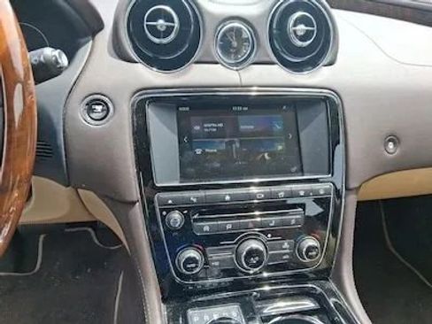 Used 2016 Jaguar XJ L Portfolio RWD image 3