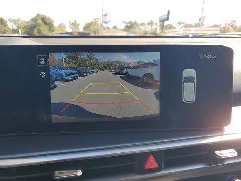 Certified 2024 Kia Sorento S w/ Panoramic Sunroof Package image 34