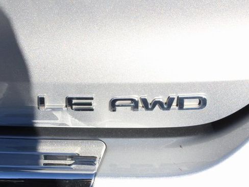 Used 2021 Toyota Highlander LE image 52