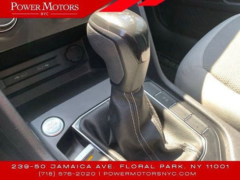 Used 2022 Volkswagen Taos S image 33