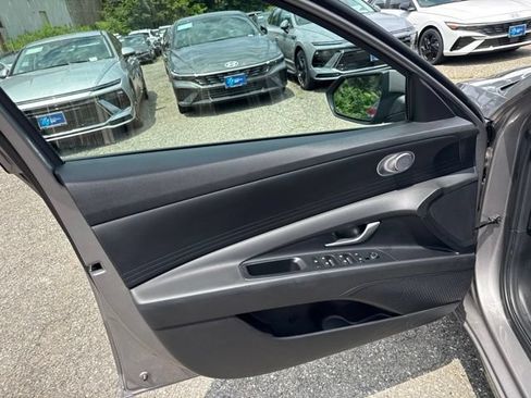 Used 2023 Hyundai Elantra SEL FWD image 28