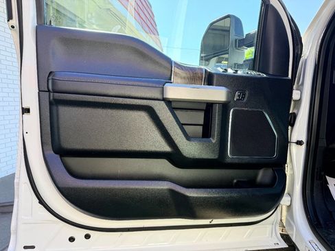 Used 2019 Ford F250 Lariat w/ Lariat Ultimate Package image 18