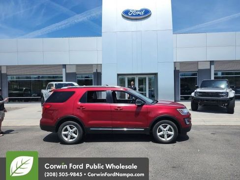 Used 2017 Ford Explorer XLT AWD/4WD image 4
