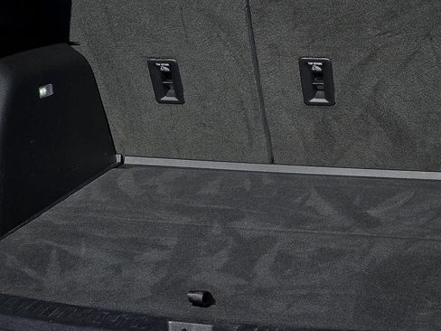 Used 2025 Chevrolet Equinox LT w/ Convenience Package II FWD image 8