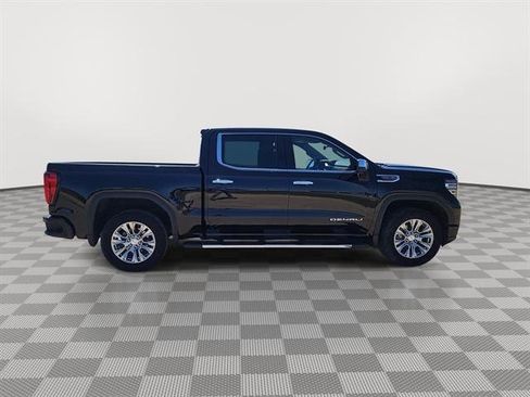 Used 2023 GMC Sierra 1500 Denali w/ Technology Package AWD/4WD image 9