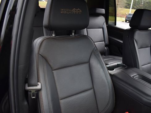 Used 2021 Chevrolet Suburban High Country image 20