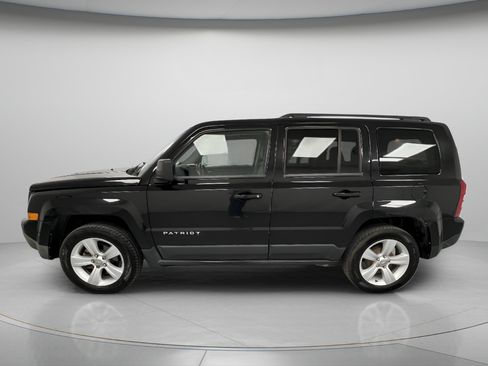 Used 2013 Jeep Patriot Latitude FWD image 5