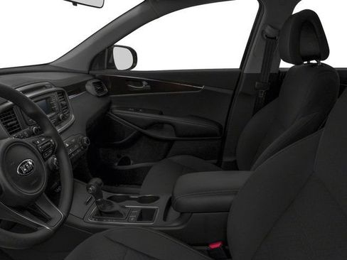 Used 2018 Kia Sorento FWD image 12