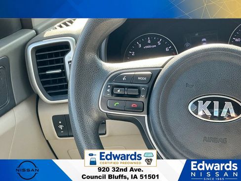 Used 2018 Kia Sportage LX AWD/4WD image 18