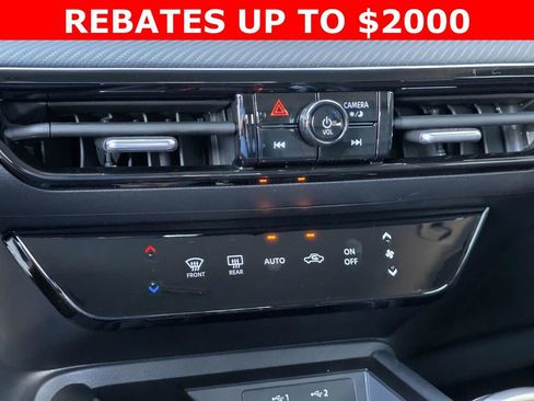 New 2026 Nissan Kicks SR FWD image 24