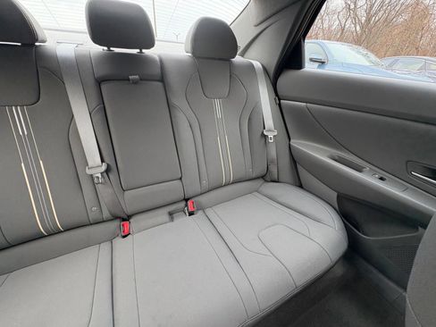 Used 2025 Hyundai Elantra SEL image 34