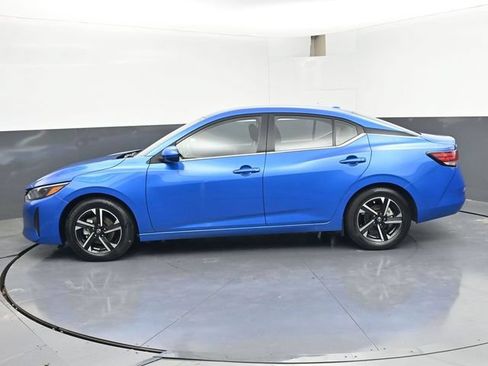 Used 2025 Nissan Sentra SV FWD image 4