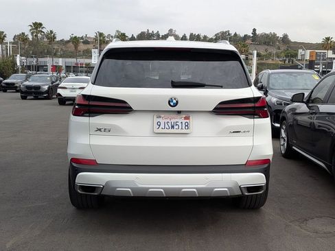 Used 2024 BMW X5 xDrive40i w/ Premium Package image 4