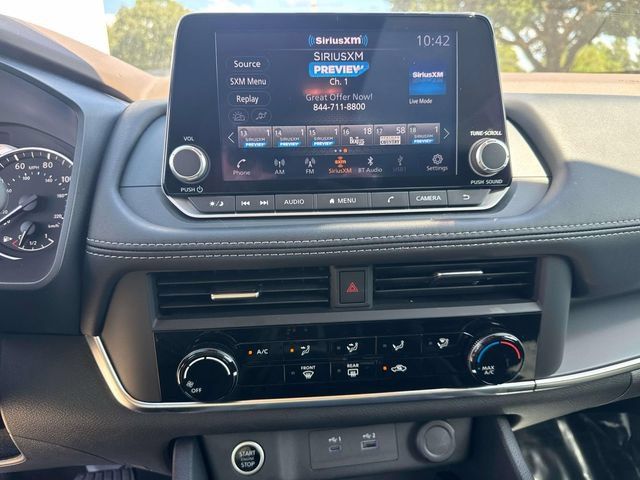 Used 2023 Nissan Rogue S AWD/4WD image 28
