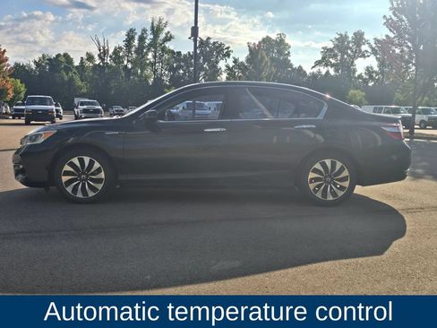 Used 2017 Honda Accord Hybrid Sedan image 4