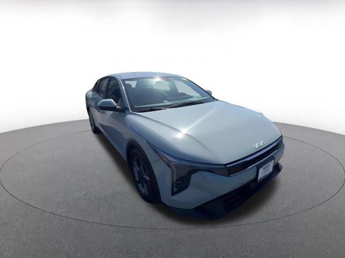 Used 2025 Kia K4 FWD image 2