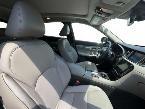 Used 2023 INFINITI QX50 Luxe AWD/4WD image 8