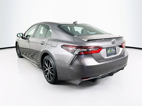 Used 2024 Toyota Camry SE image 5
