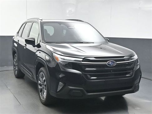 New 2025 Subaru Forester Touring image 2