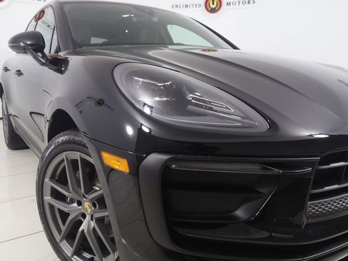 Used 2025 Porsche Macan image 21