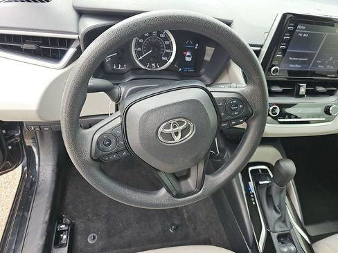 Used 2021 Toyota Corolla LE image 14