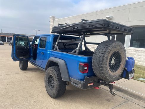 Used 2020 Jeep Gladiator Rubicon image 2