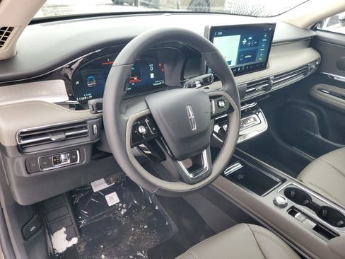 New 2026 Lincoln Corsair Premiere image 13