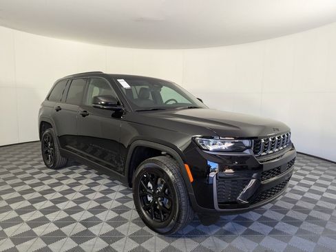 New 2026 Jeep Grand Cherokee Altitude RWD image 2
