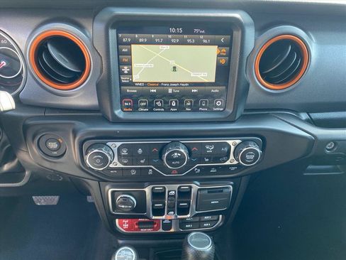 Used 2022 Jeep Gladiator Mojave w/ LED Lighting Group AWD/4WD image 11