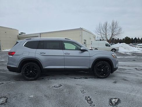 Used 2024 Volkswagen Atlas SEL image 8