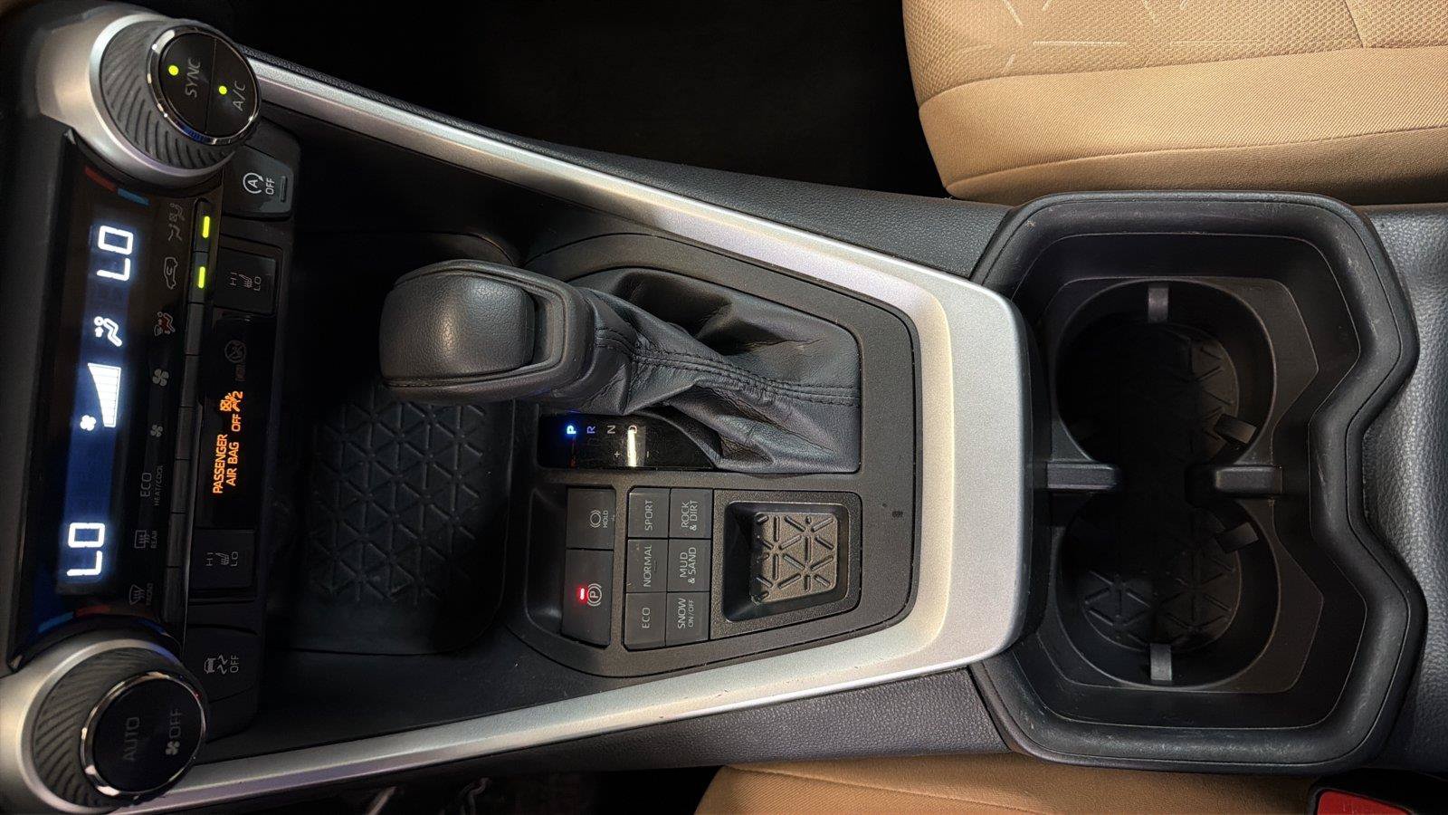 Used 2022 Toyota RAV4 XLE w/ Convenience Package AWD/4WD image 19